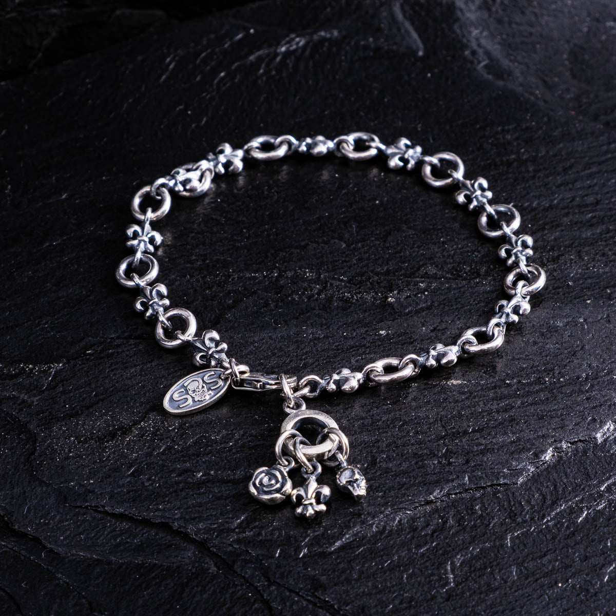 Woman - Silberarmbänder