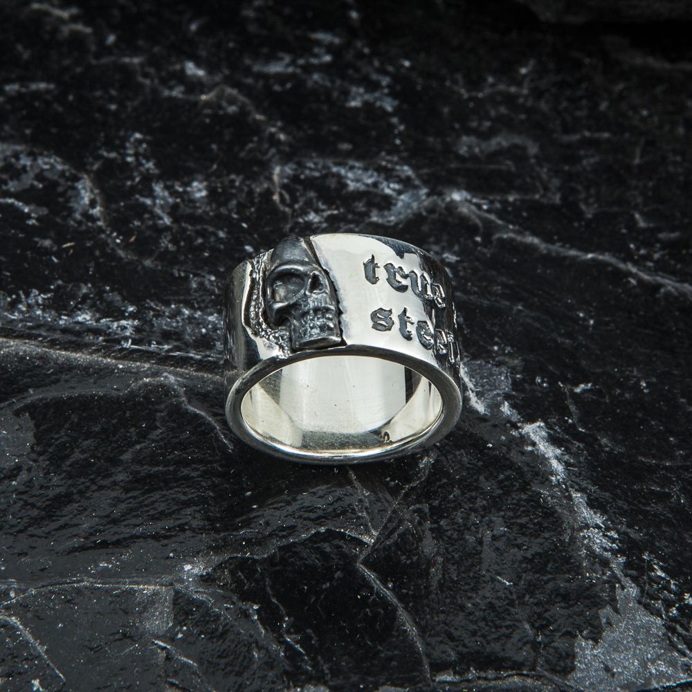 Ring Half Skull