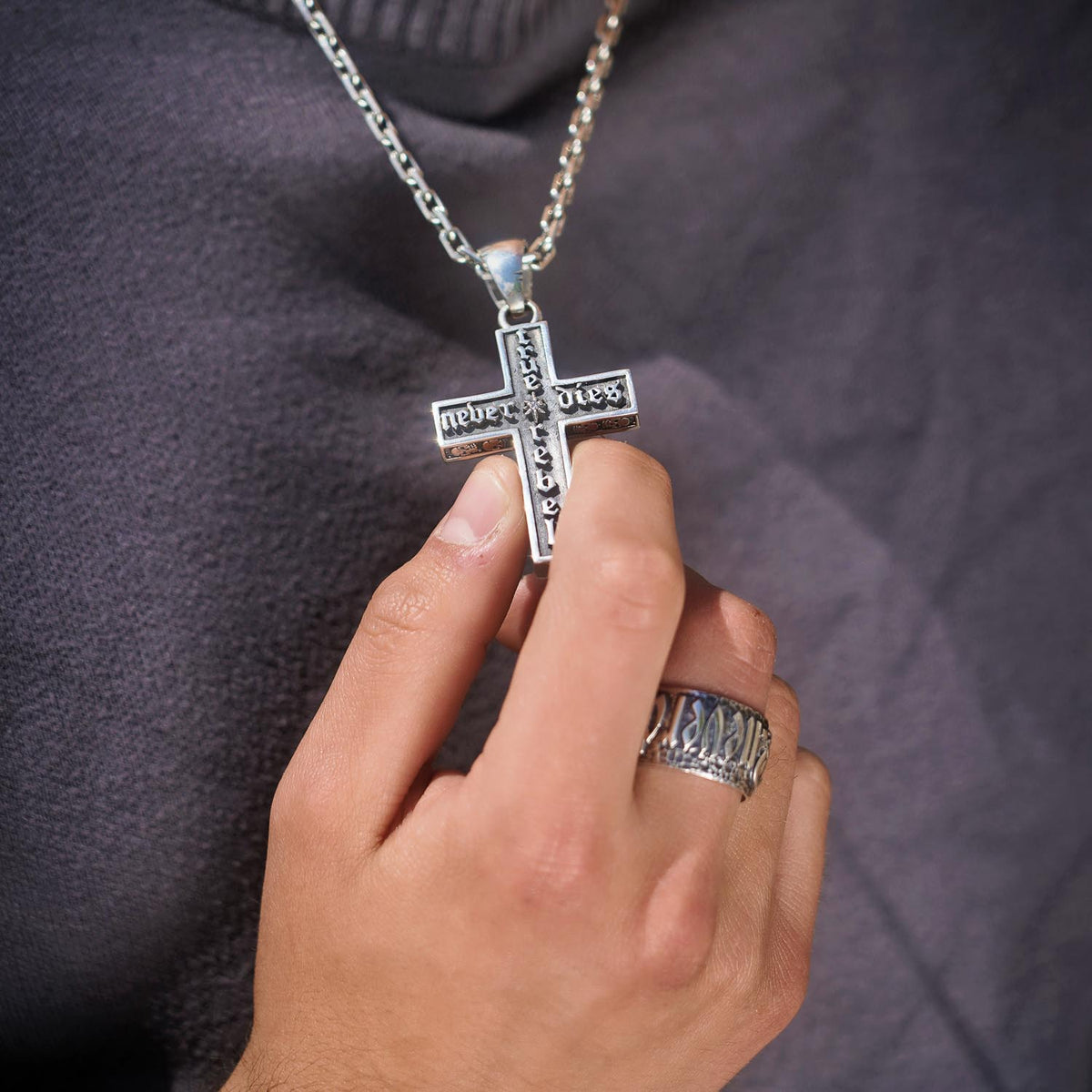 Ring "True Rebel Never Dies"