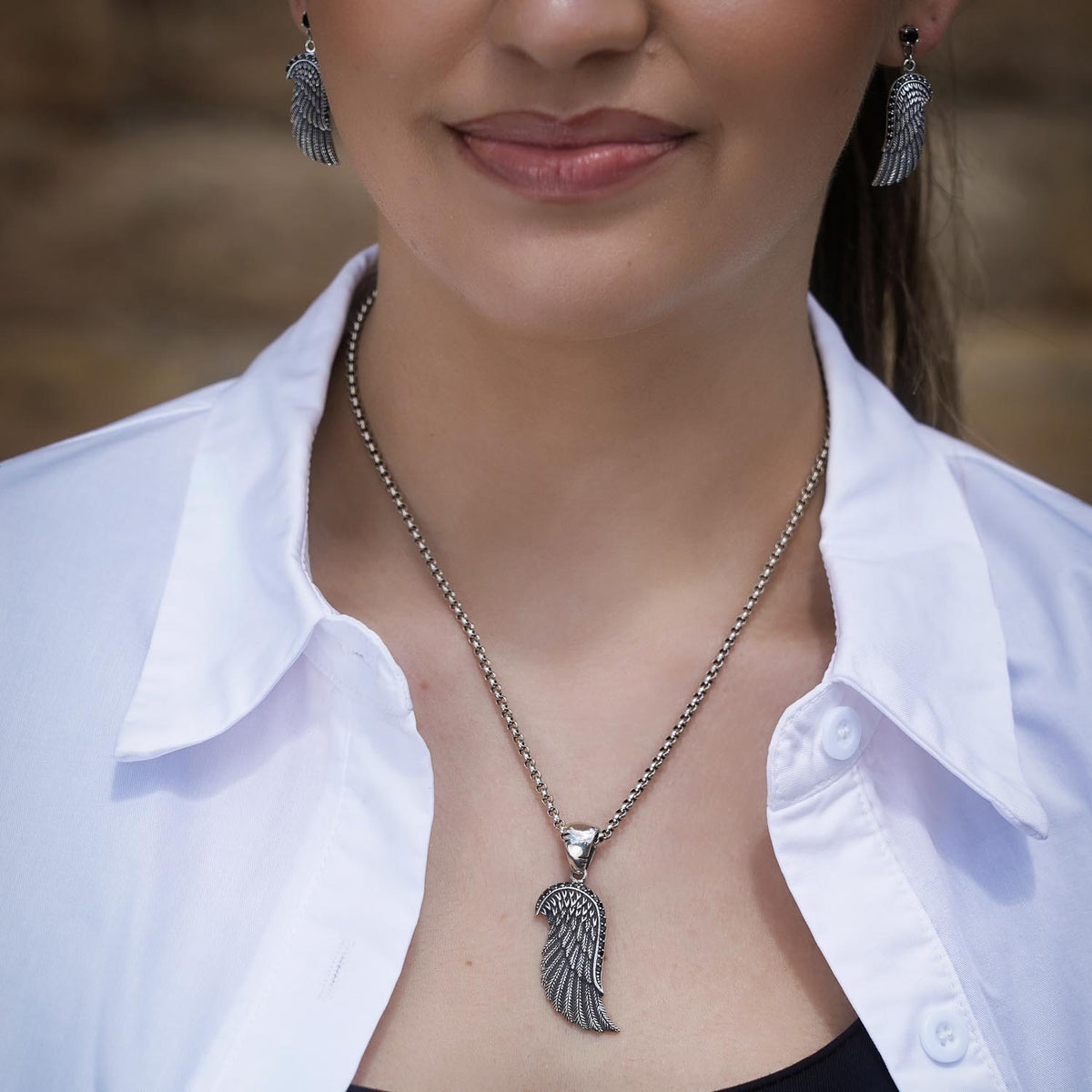 Pendant wings