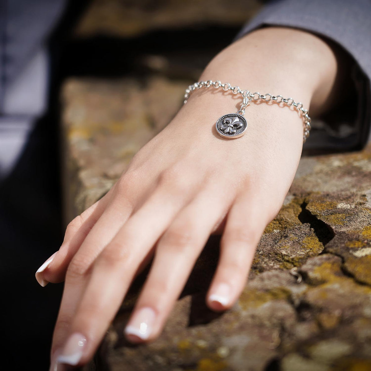 Anhänger Charm Lilie klein