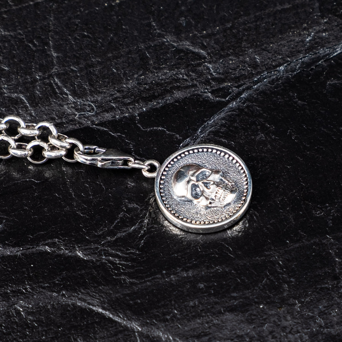 Anhänger Charm Totenkopf