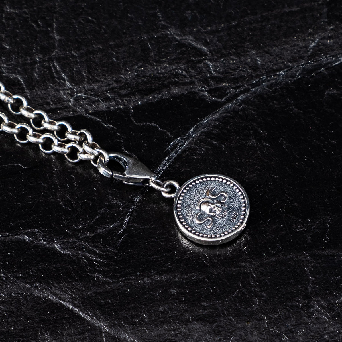 Anhänger Charm Lilie klein