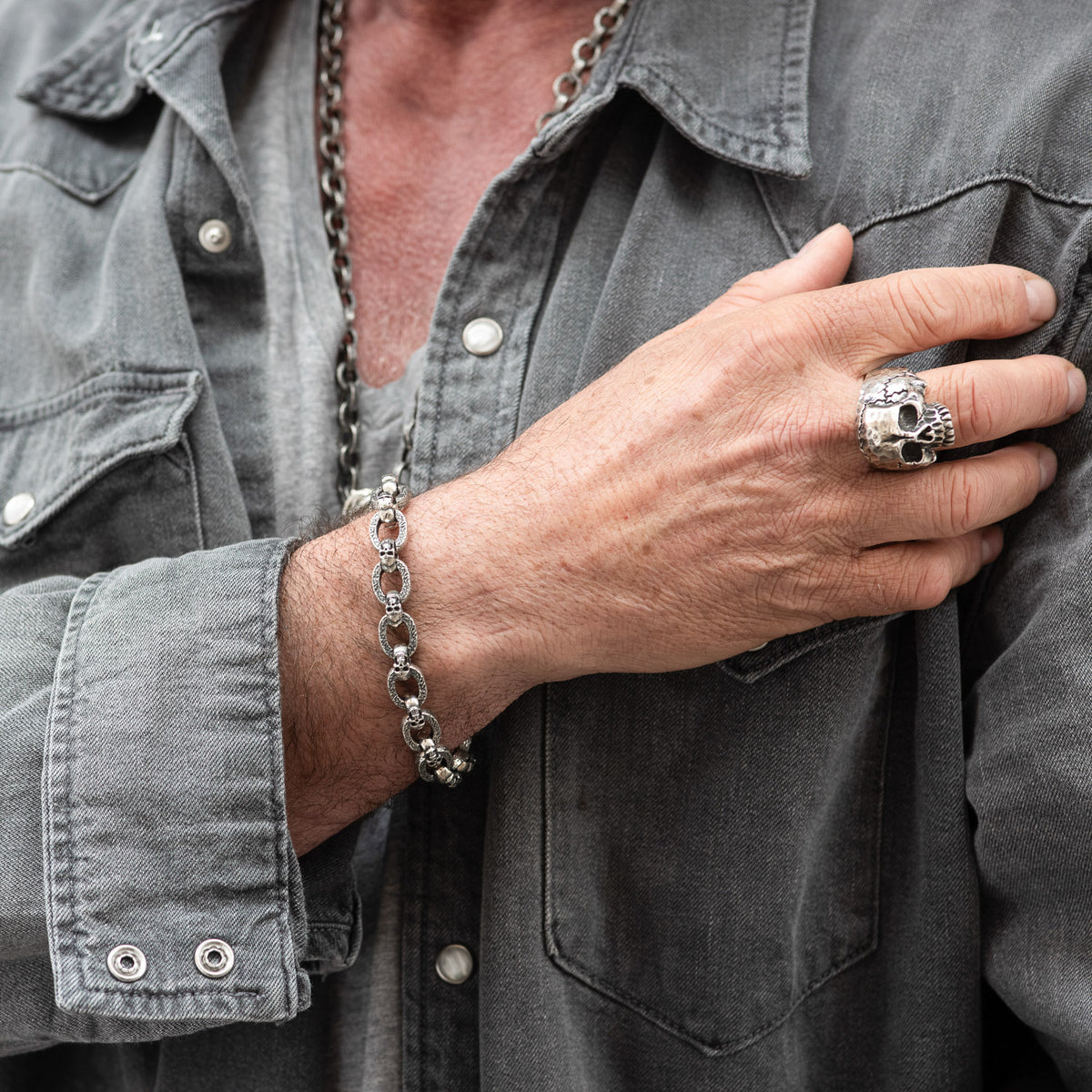 Silver bracelet skull