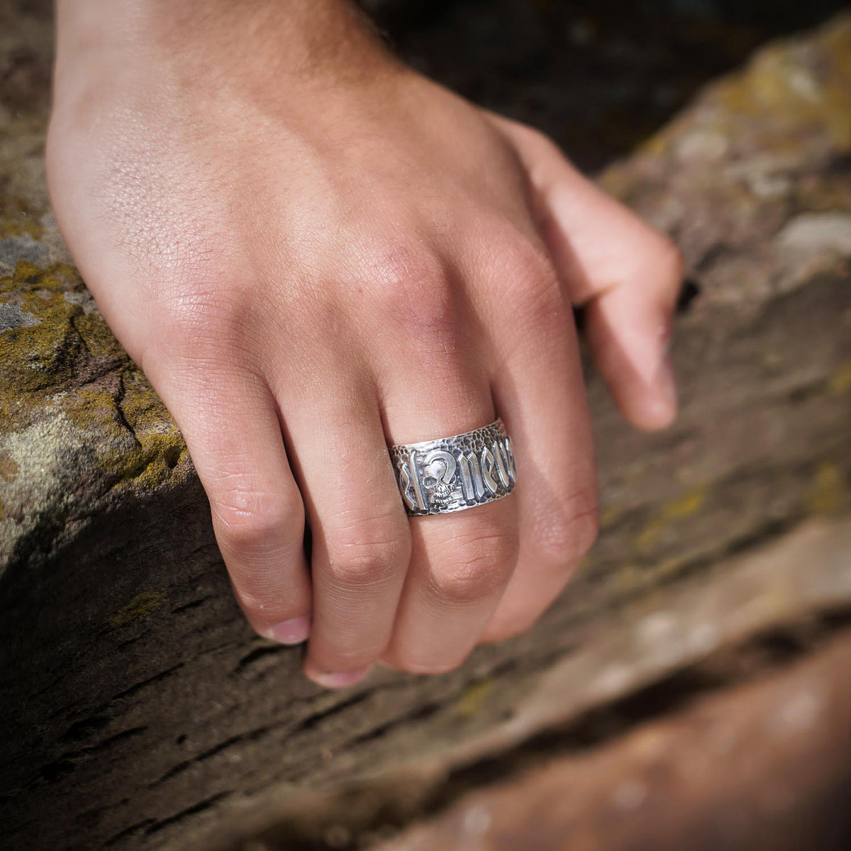 Ring "True Rebel Never Dies"