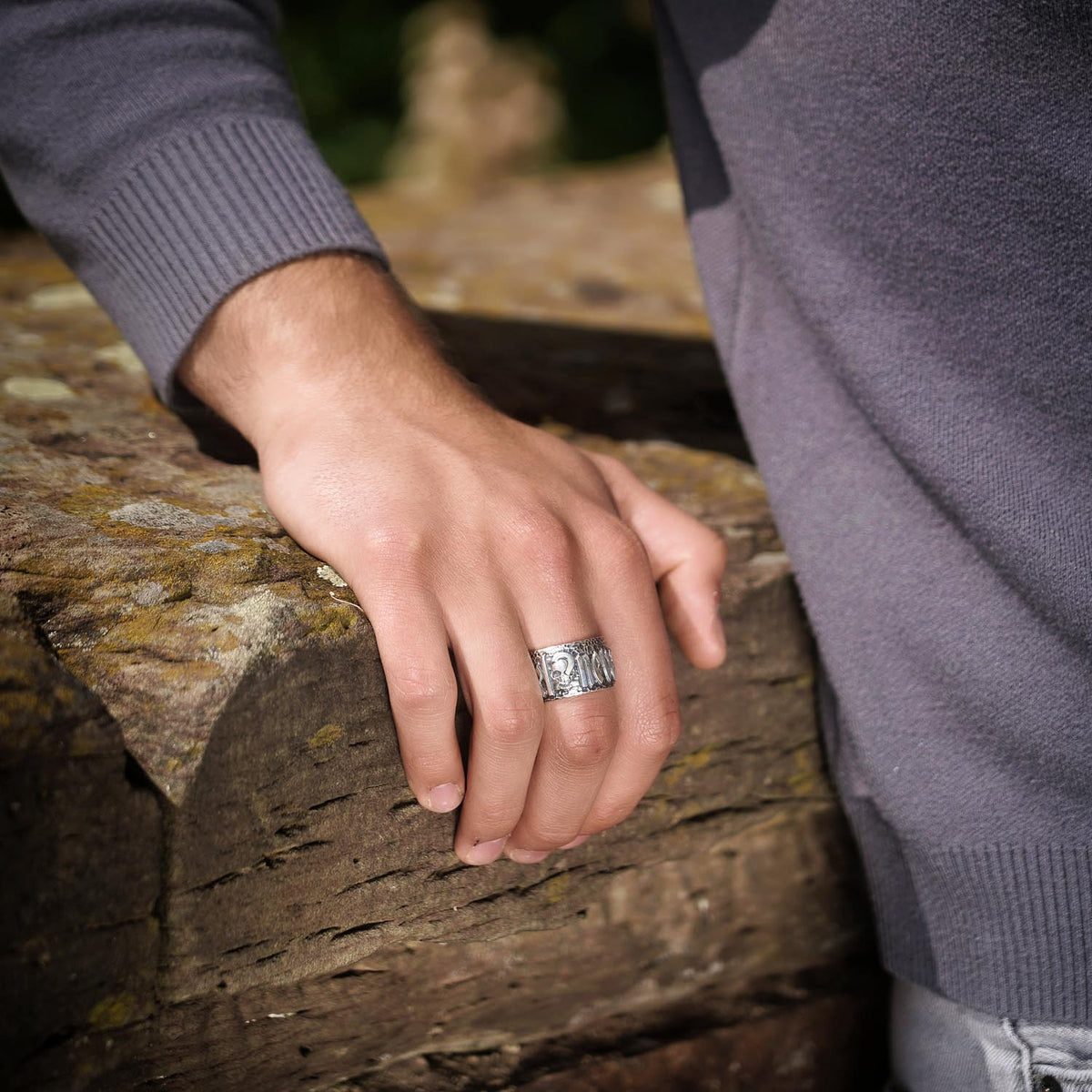 Ring "True Rebel Never Dies"