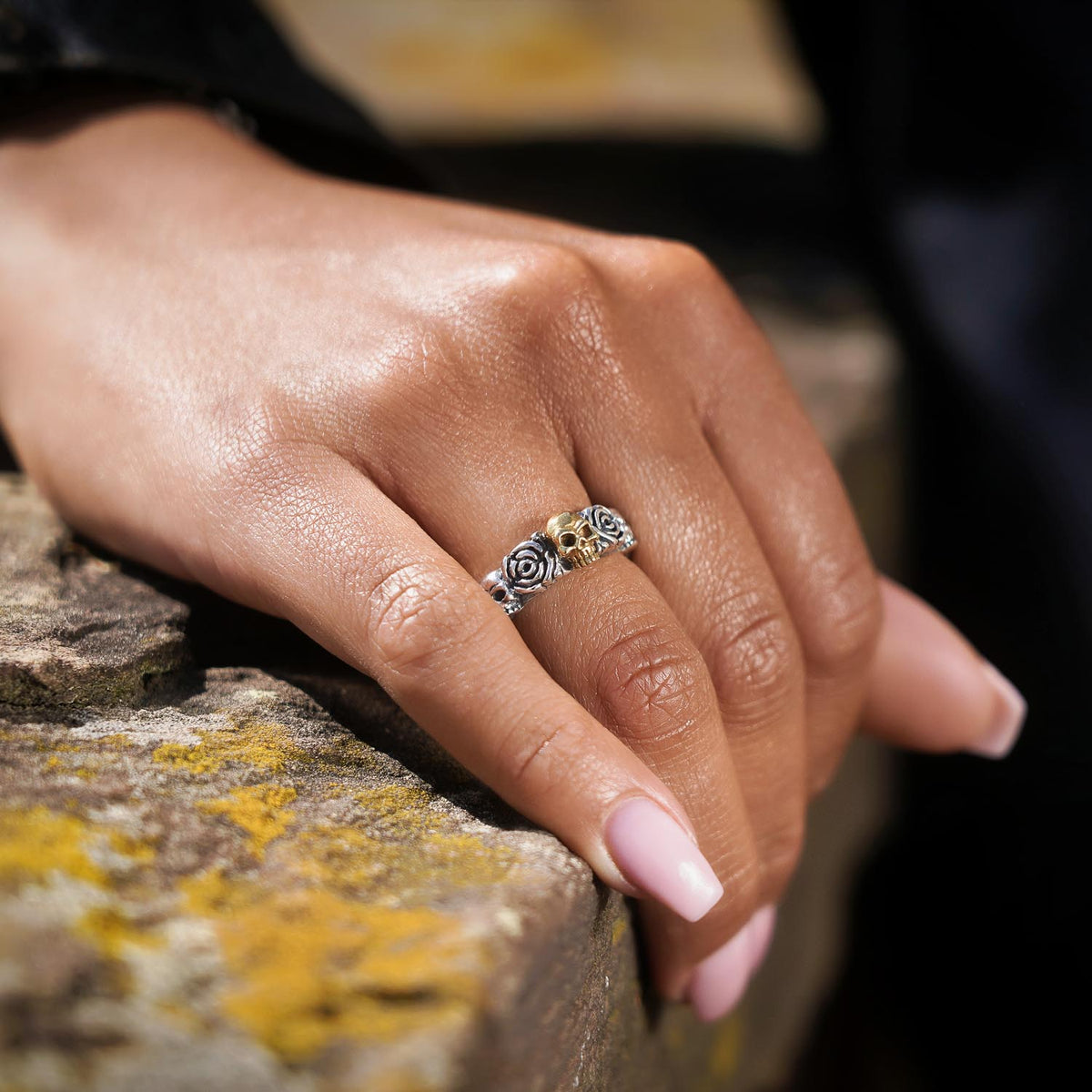 Ring Roses Skull