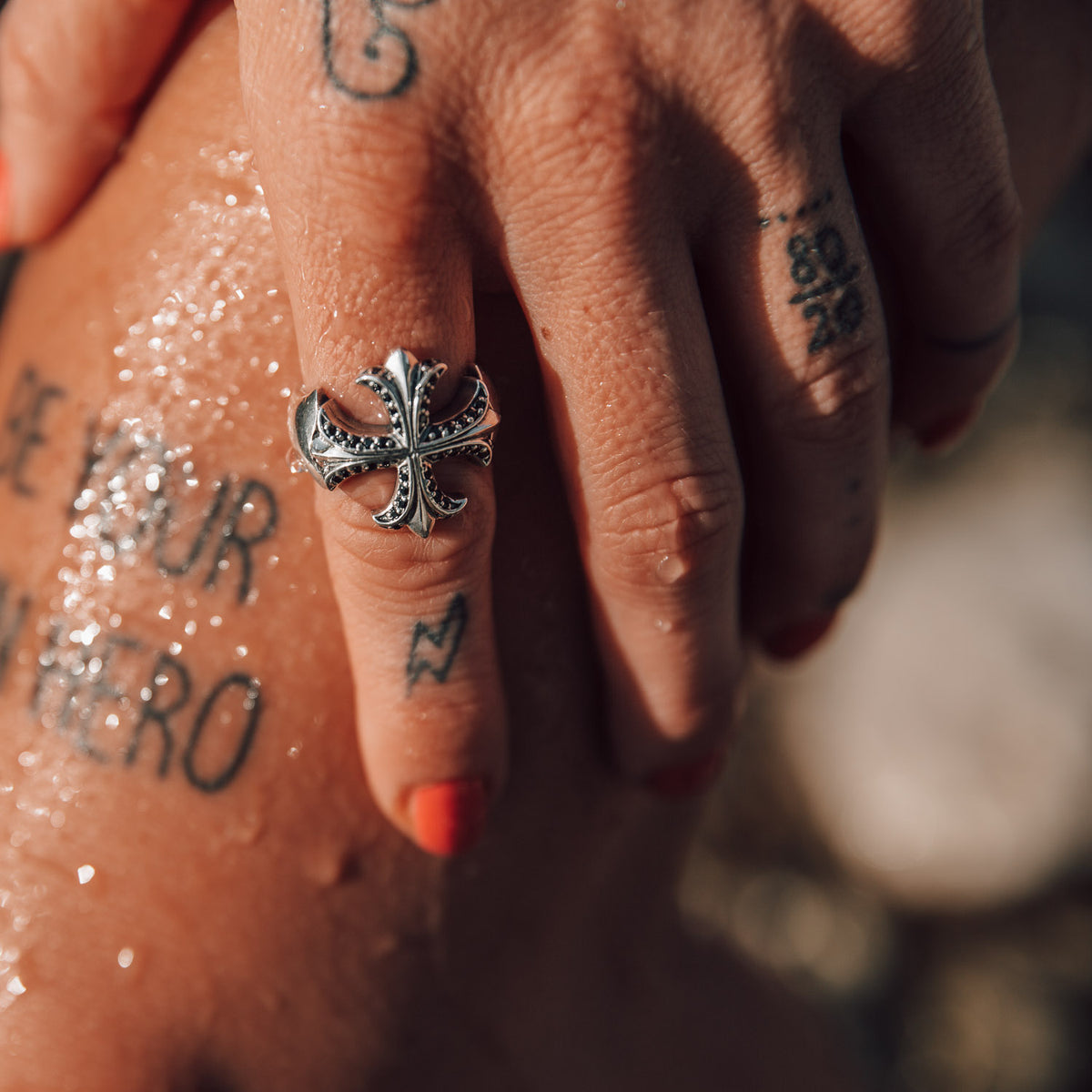 Ring Lily Cross
