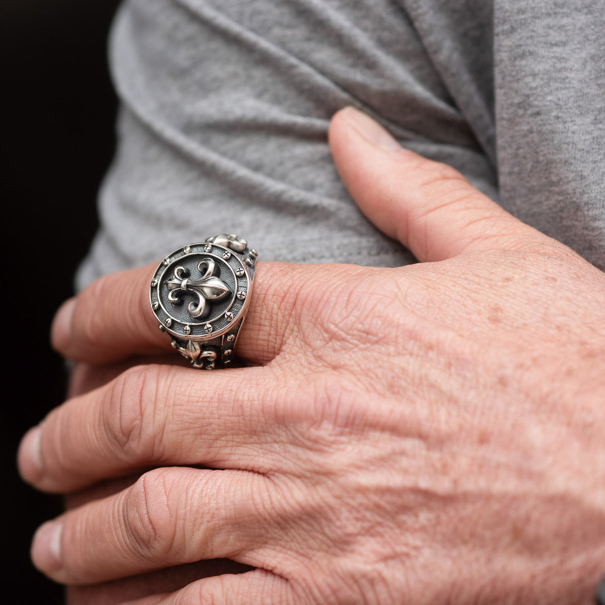 Ring Lilie Nieten