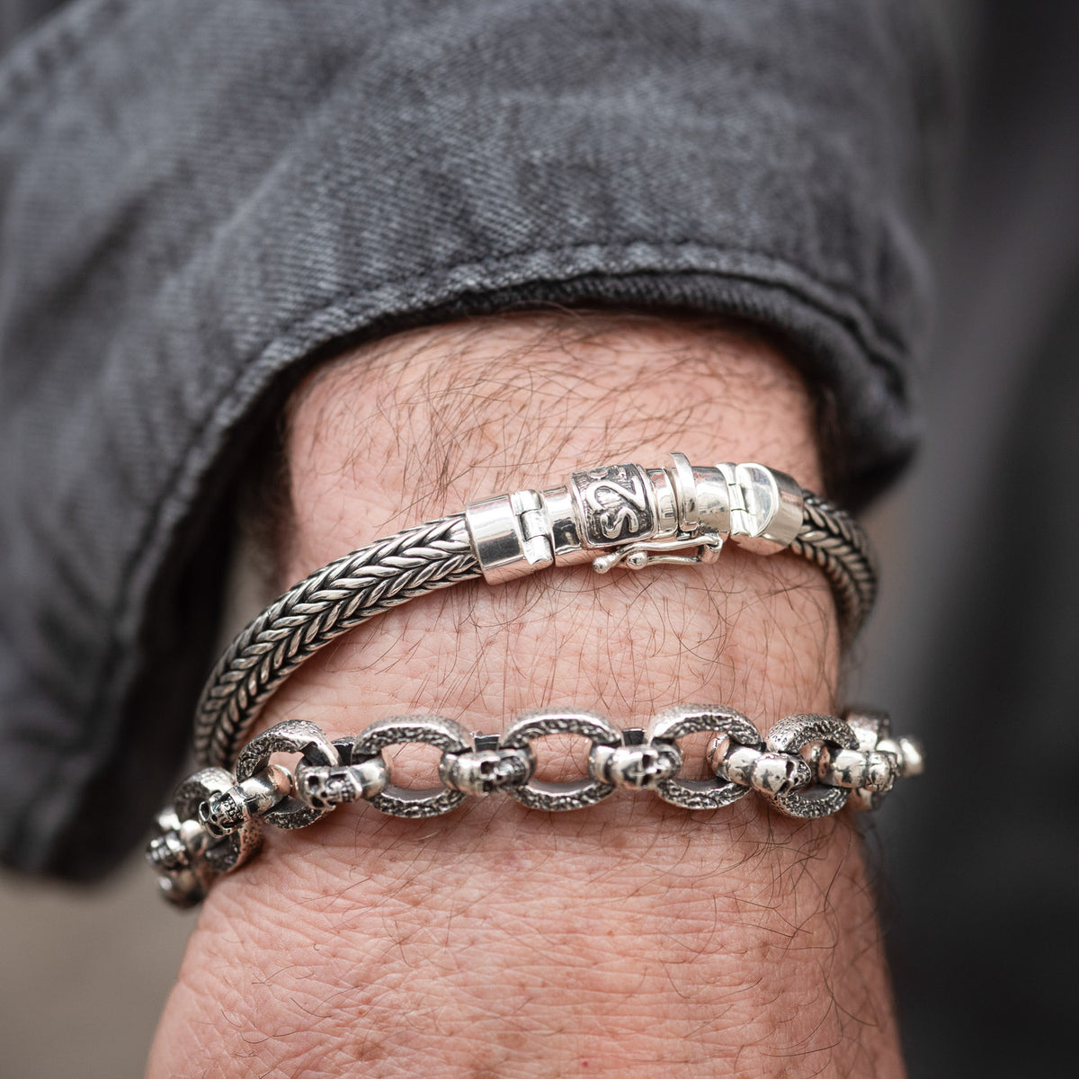 Silver bracelet skull