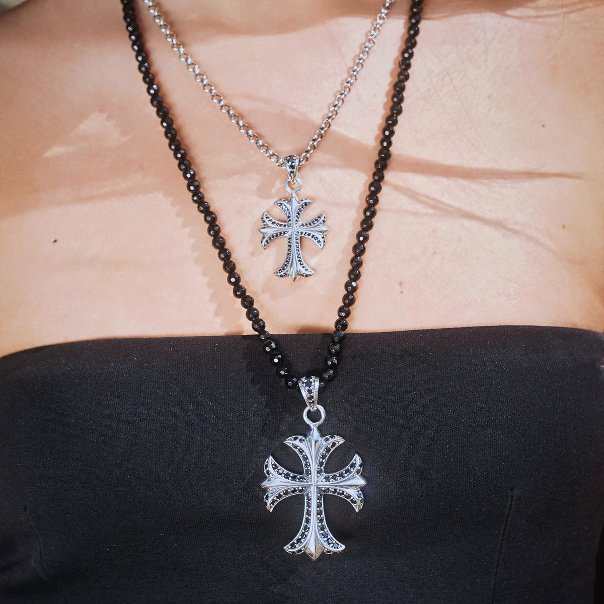 Croce pendente