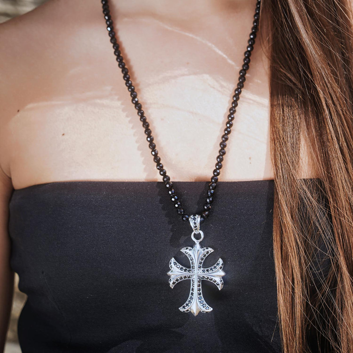 Croce pendente