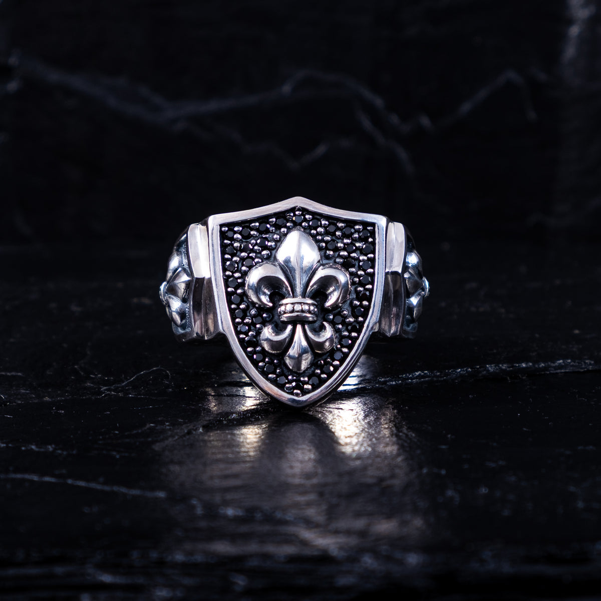 SIEGELRING LILIE SCHWARZE STEINE