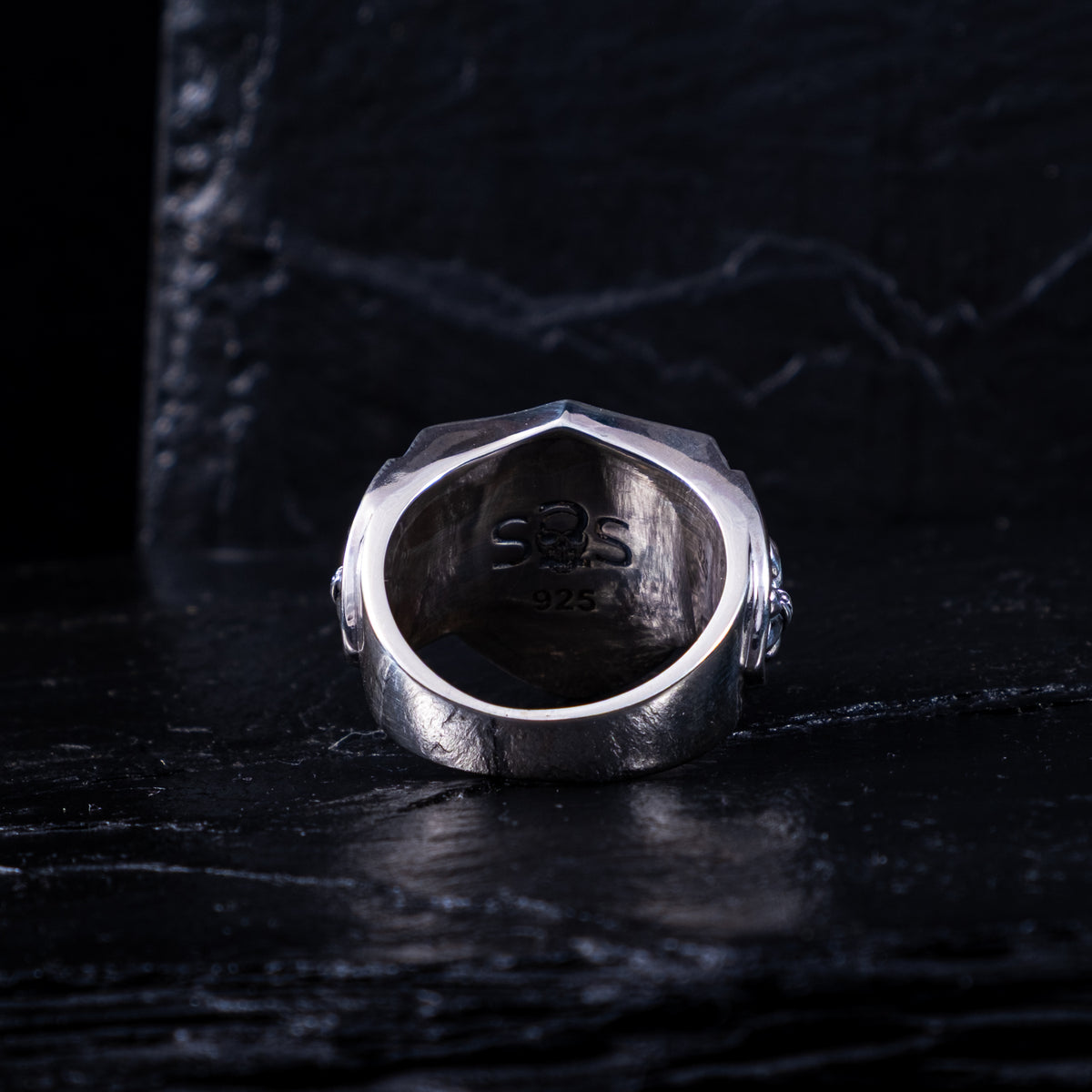 SIEGELRING LILIE SCHWARZE STEINE