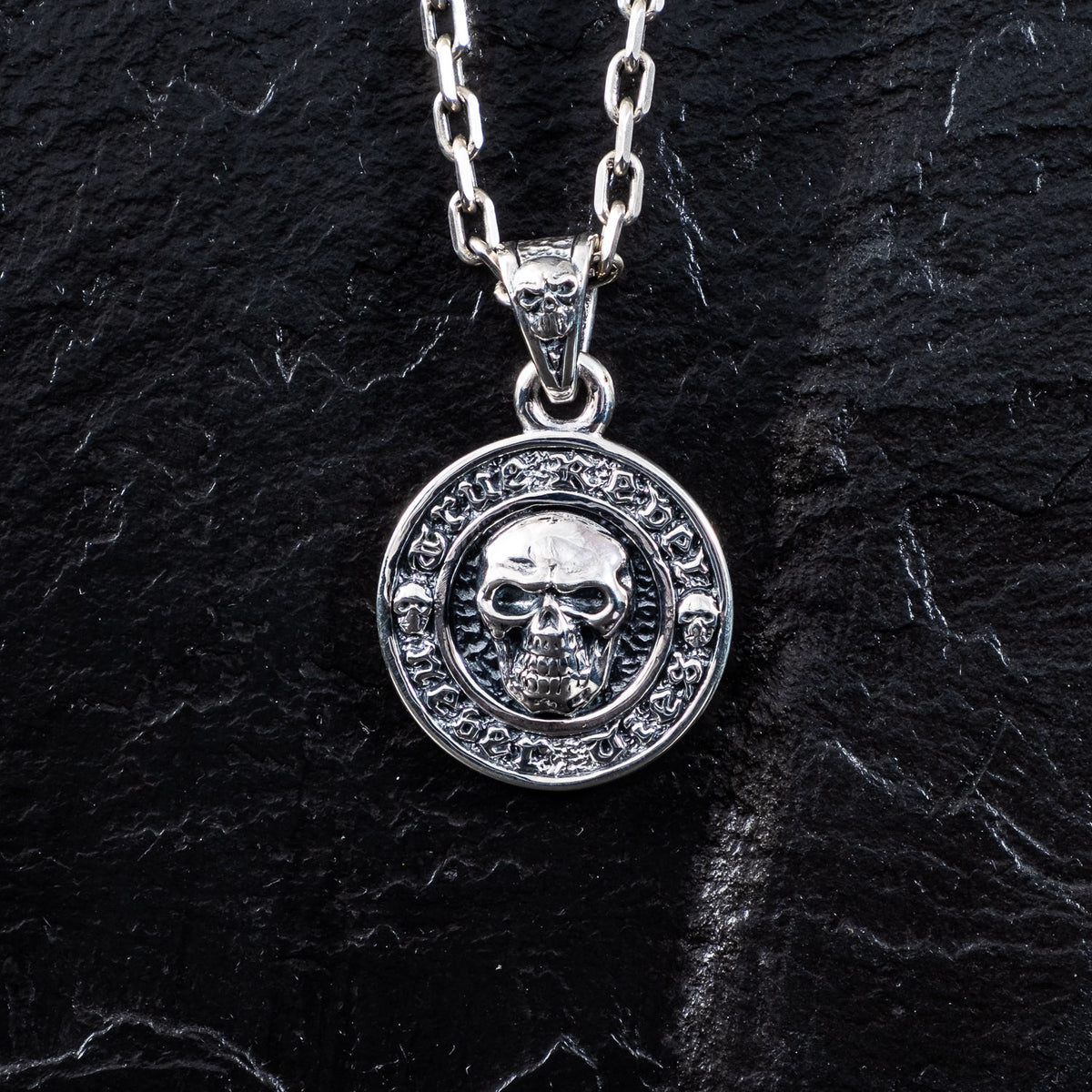 Anhänger Medallion Totenkopf