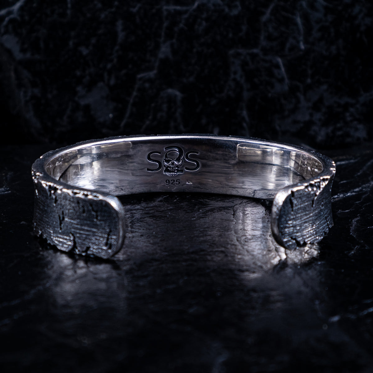 MASSIVER ARMREIF STRUKTUR SILBER