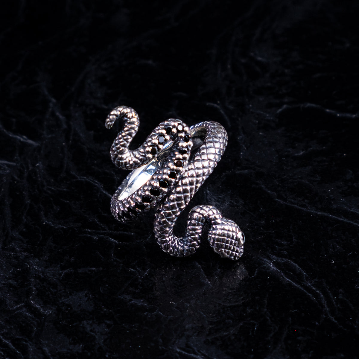 RING SCHLANGE SCHWARZE STEINE