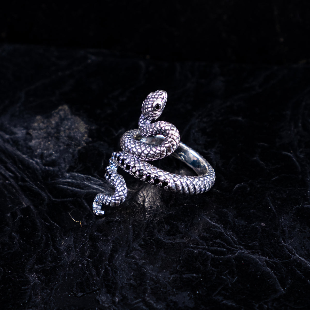 RING SCHLANGE SCHWARZE STEINE