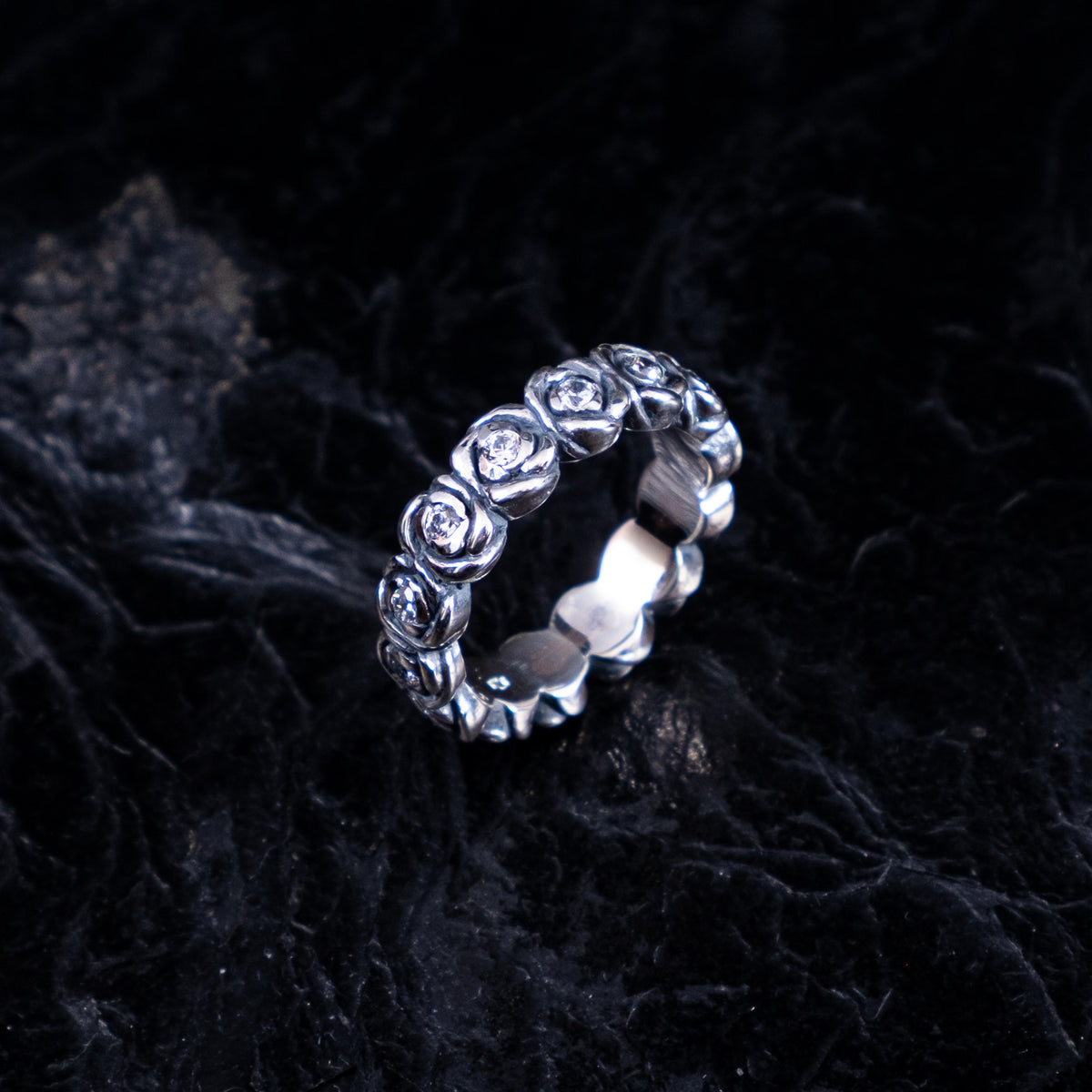 RING ROSE WEISSE STEINE