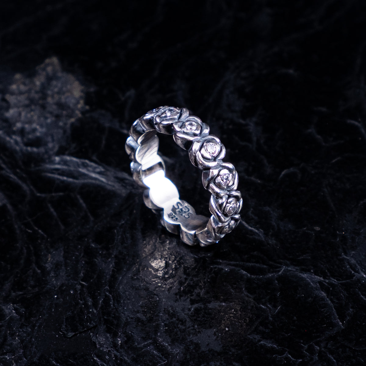 RING ROSE WEISSE STEINE