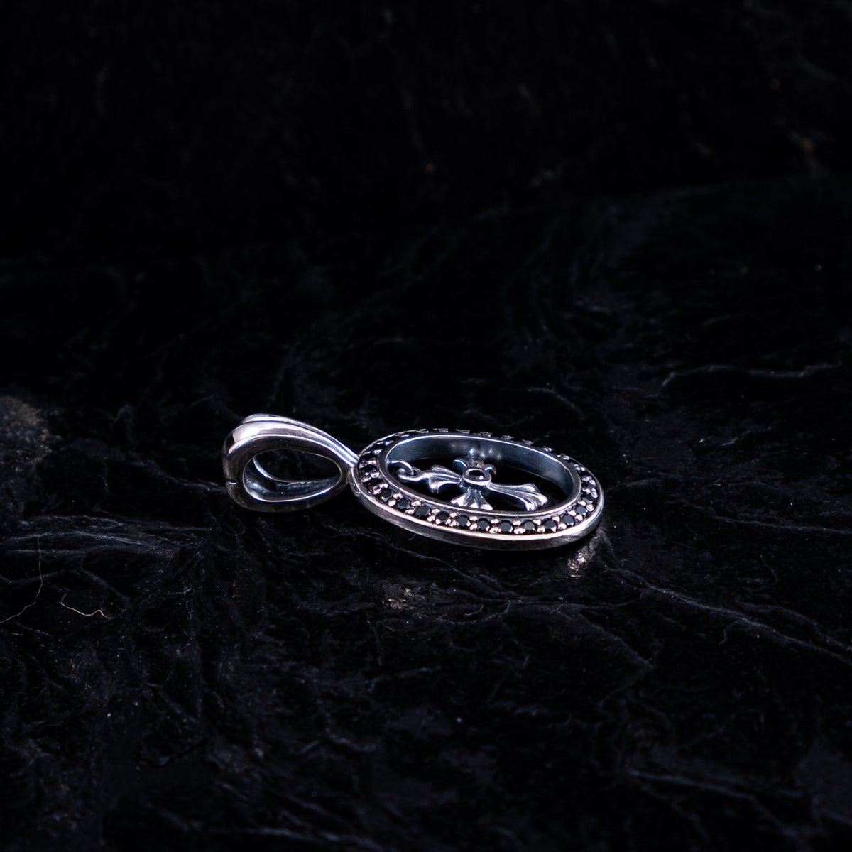 Anhänger oval Kreuz mit Zirkonia