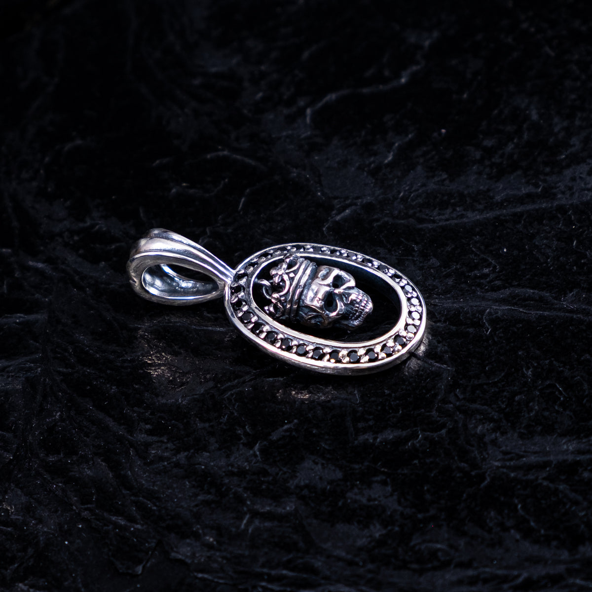 Anhänger oval Totenkopf mit Zirkonia