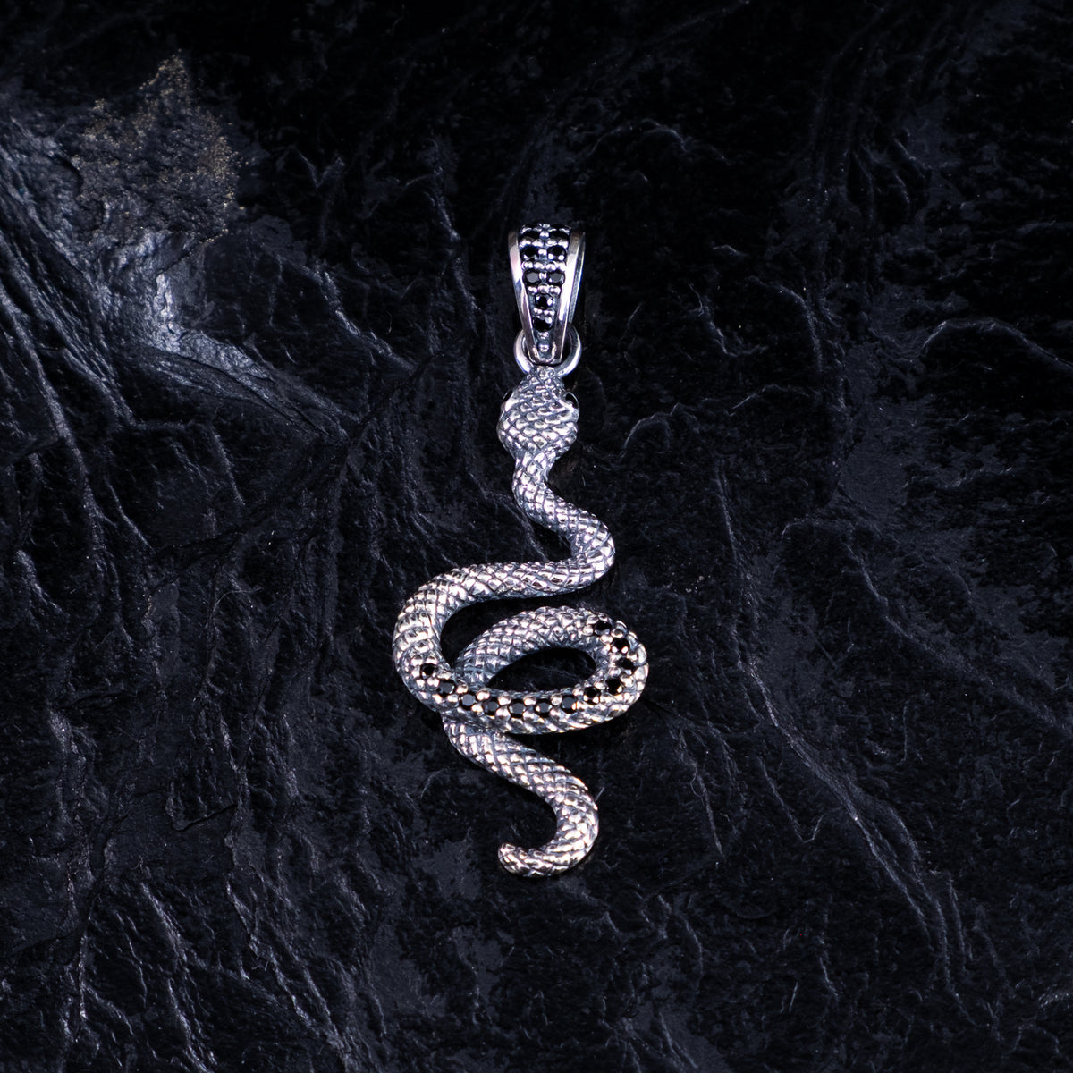 Anhänger Schlange