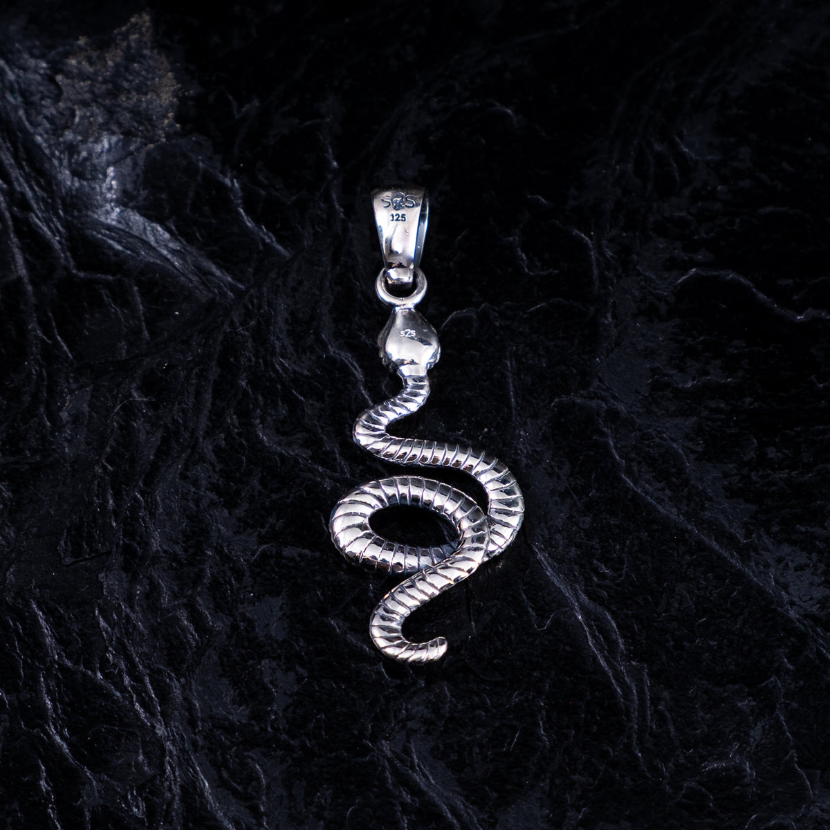 Anhänger Schlange