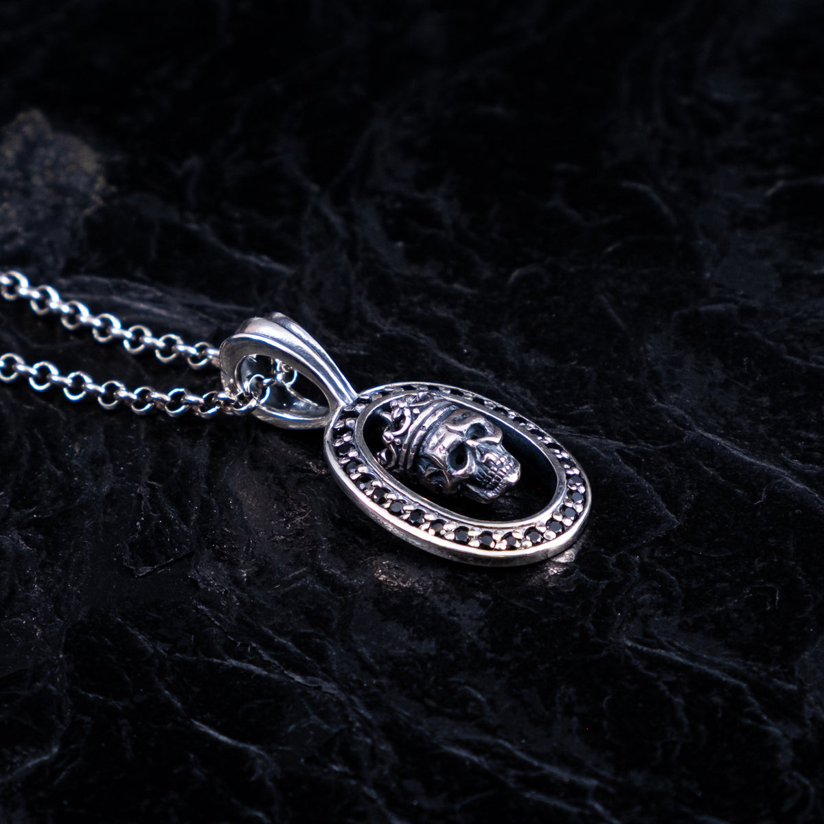 Anhänger oval Totenkopf mit Zirkonia