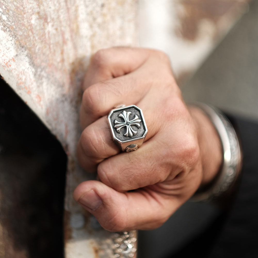 Anello con croce
