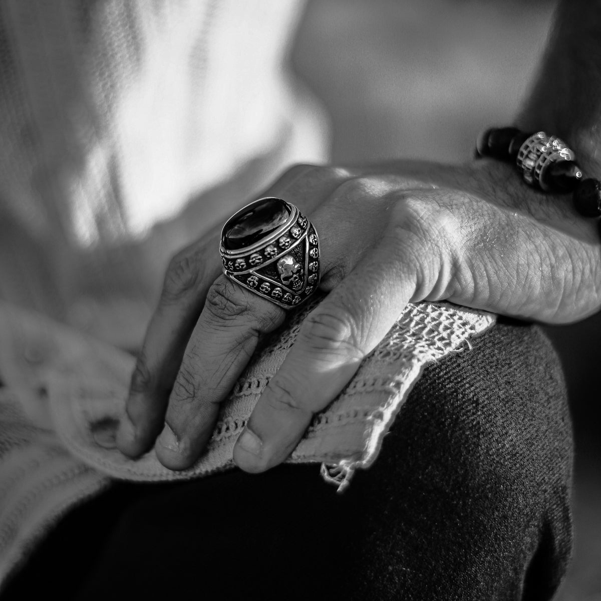 Anello teschio onice