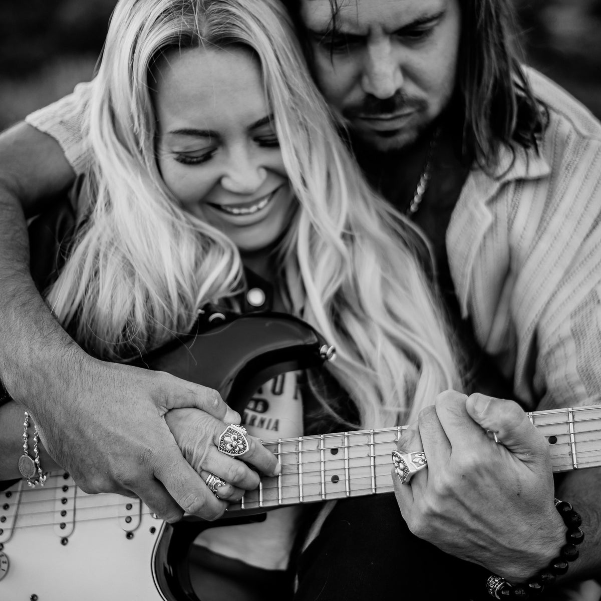 SIEGELRING LILIE SCHWARZE STEINE