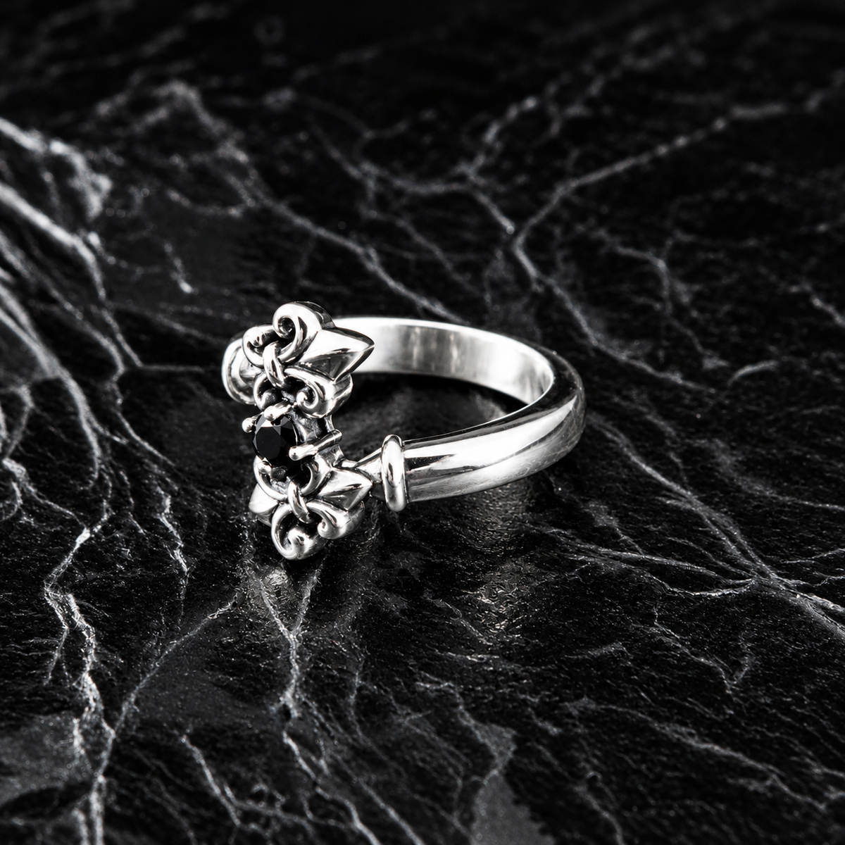 RING DOPPELLILIE MIT SCHWARZEN STEINEN SILBER