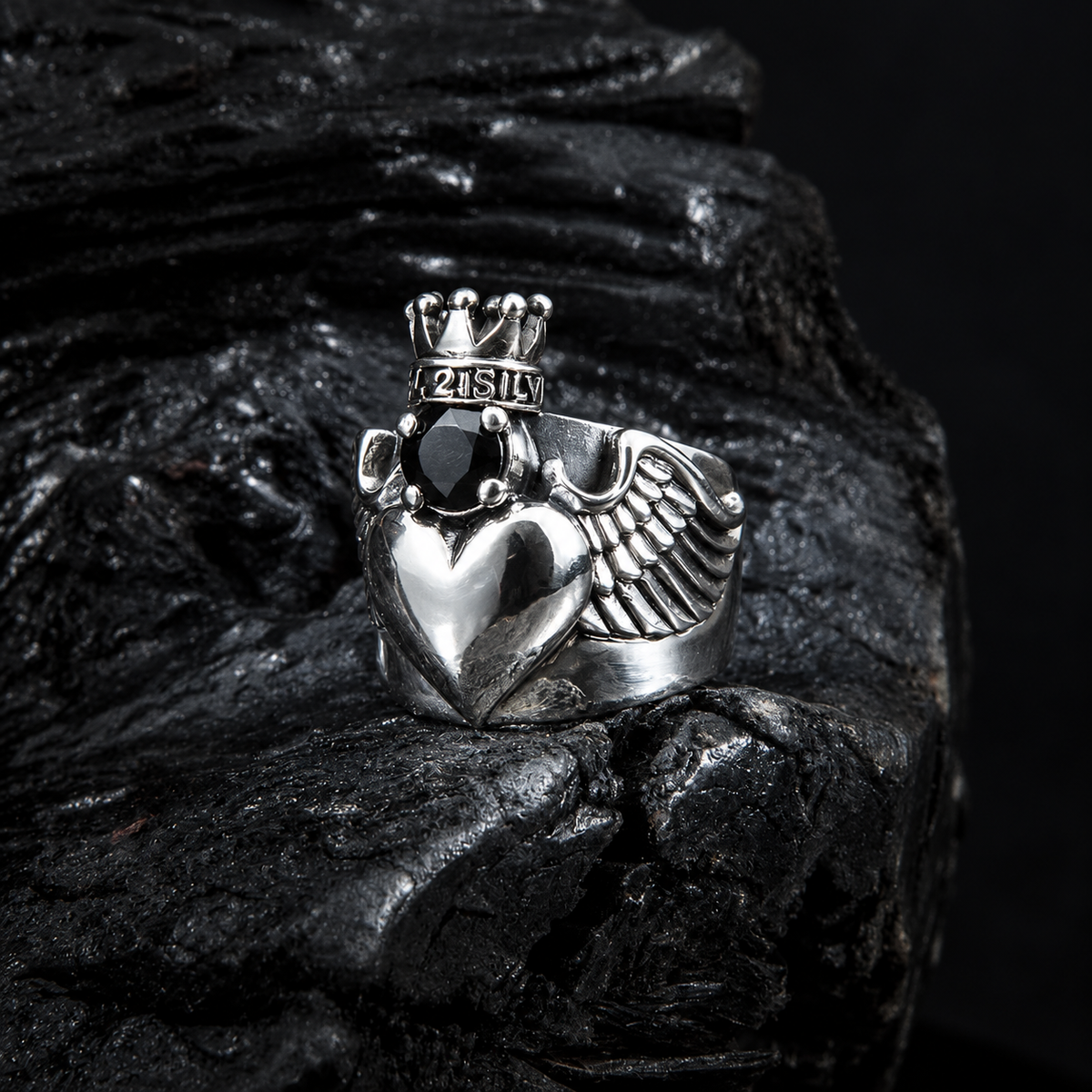 Corona dell'ala del cuore dell'anello