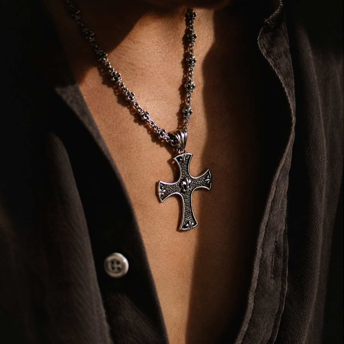 Silver necklace lily 