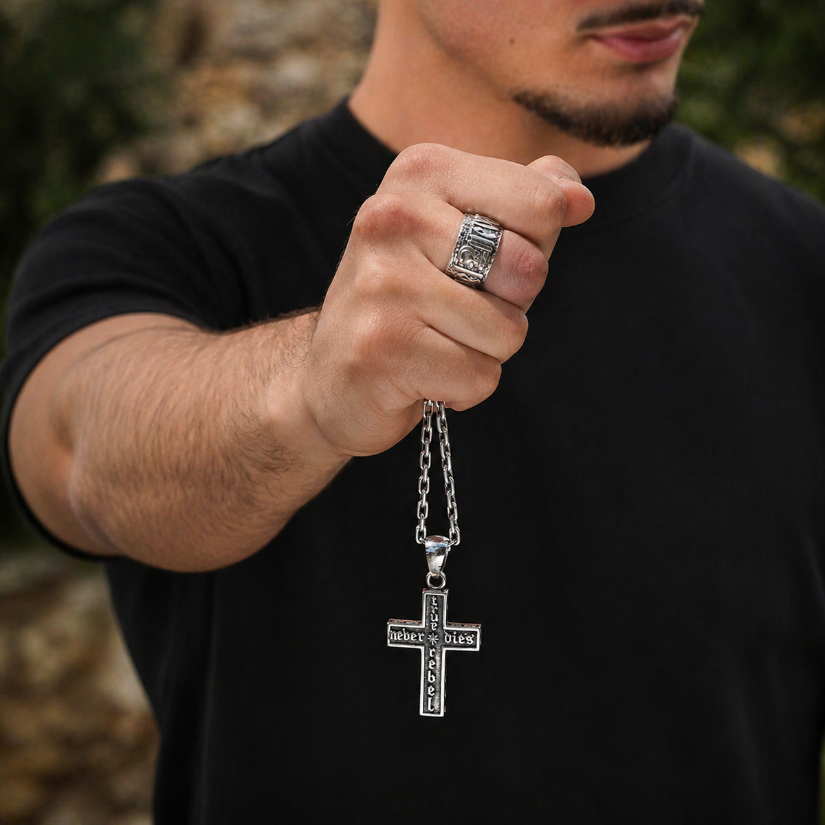 Anello Il vero ribelle non muore mai