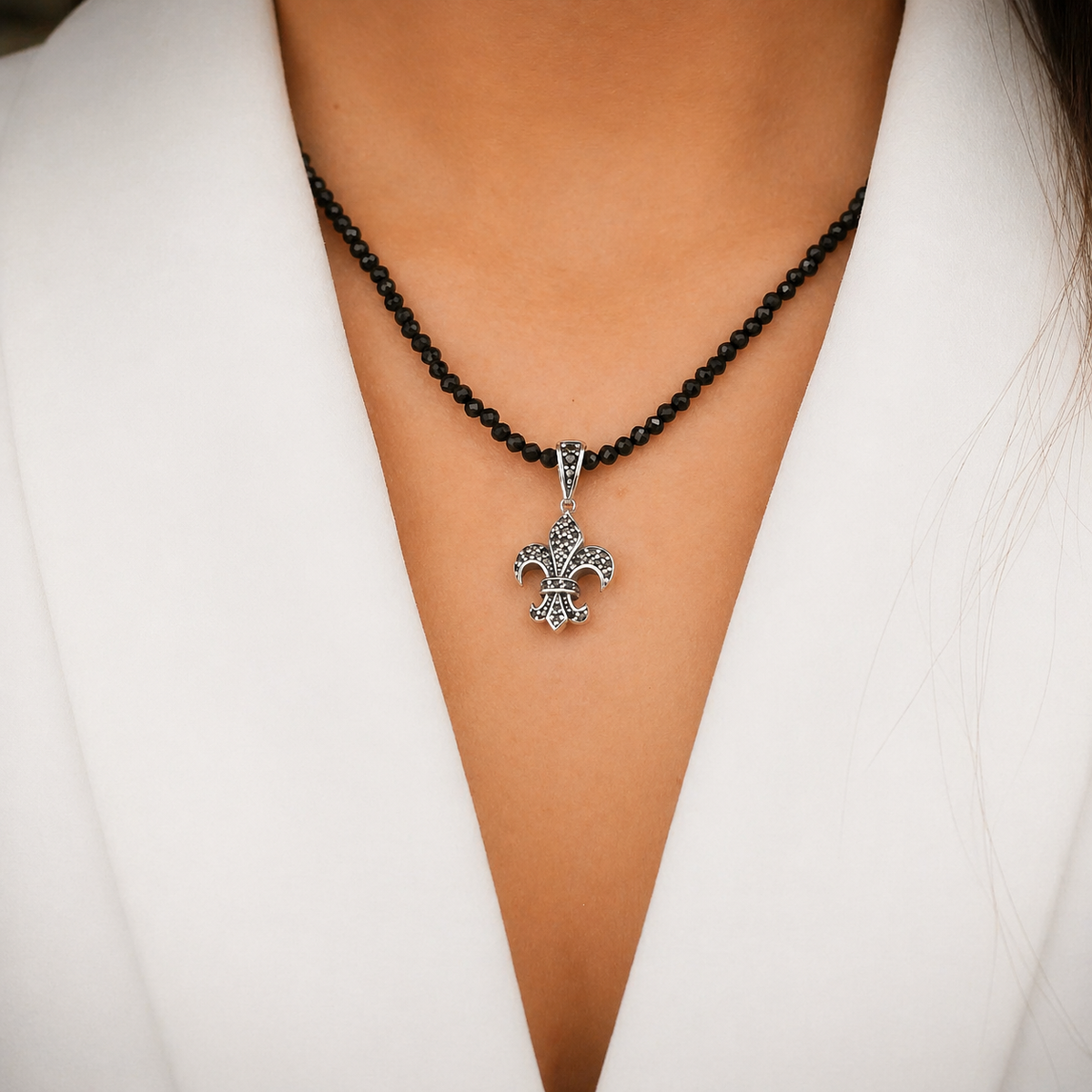 ANHÄNGER LILIE MIT ZIRKONIA PAVÉ