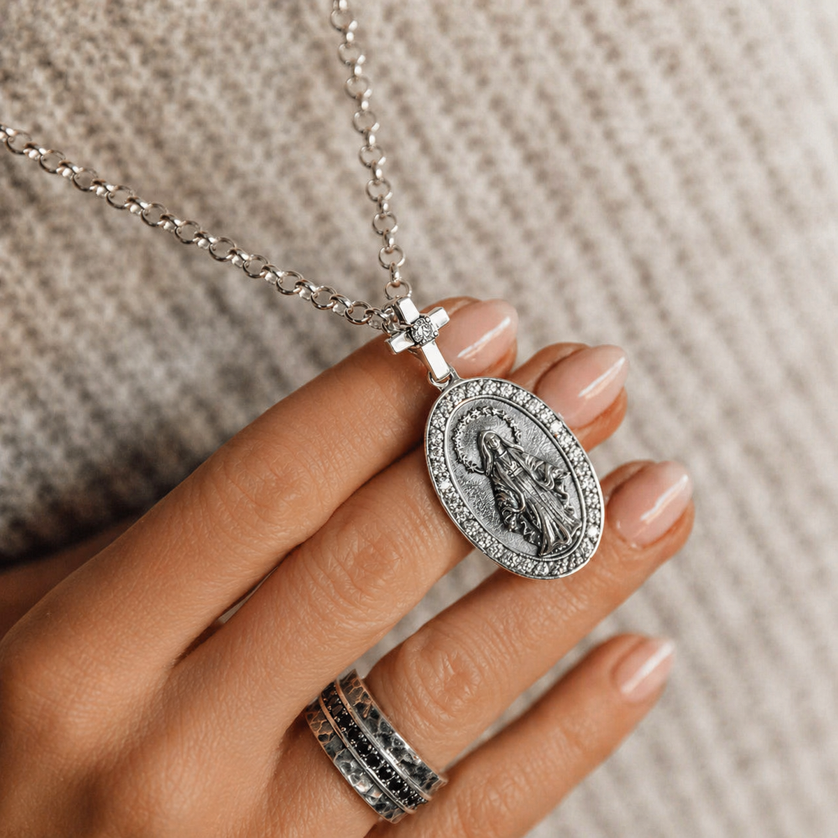 ANHÄNGER MADONNA MIT ZIRKONIA