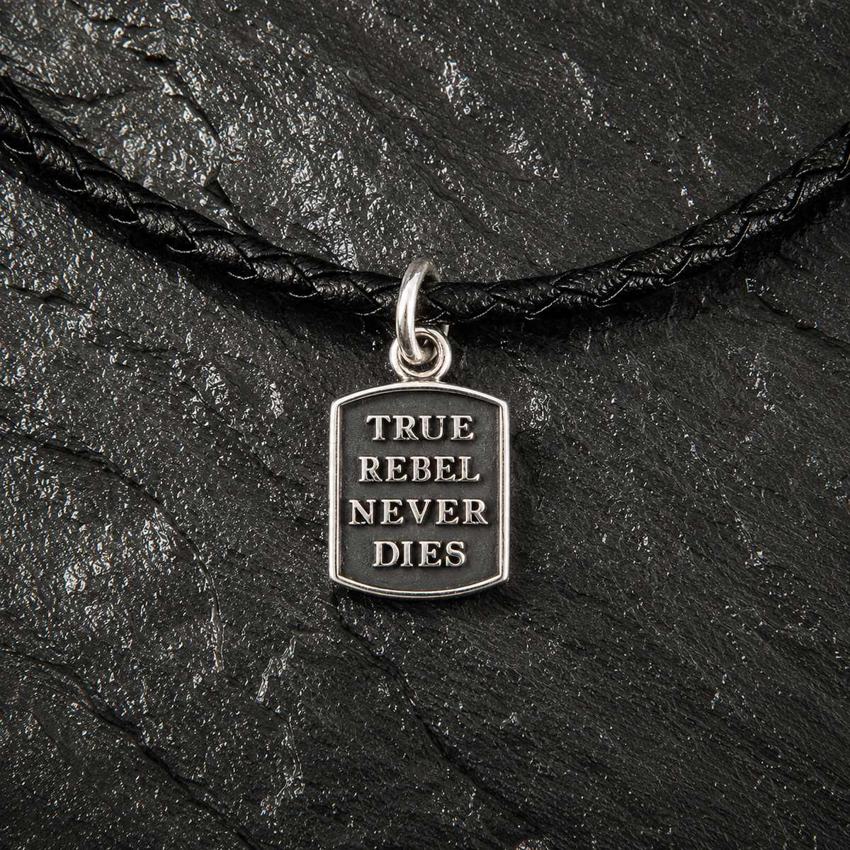 ANHÄNGER DOG TAG TRUE REBEL NEVER DIES KLEIN