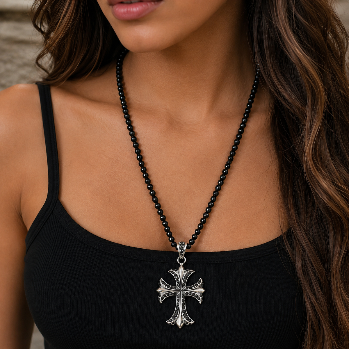 ANHÄNGER KREUZ MIT LILIENENDEN