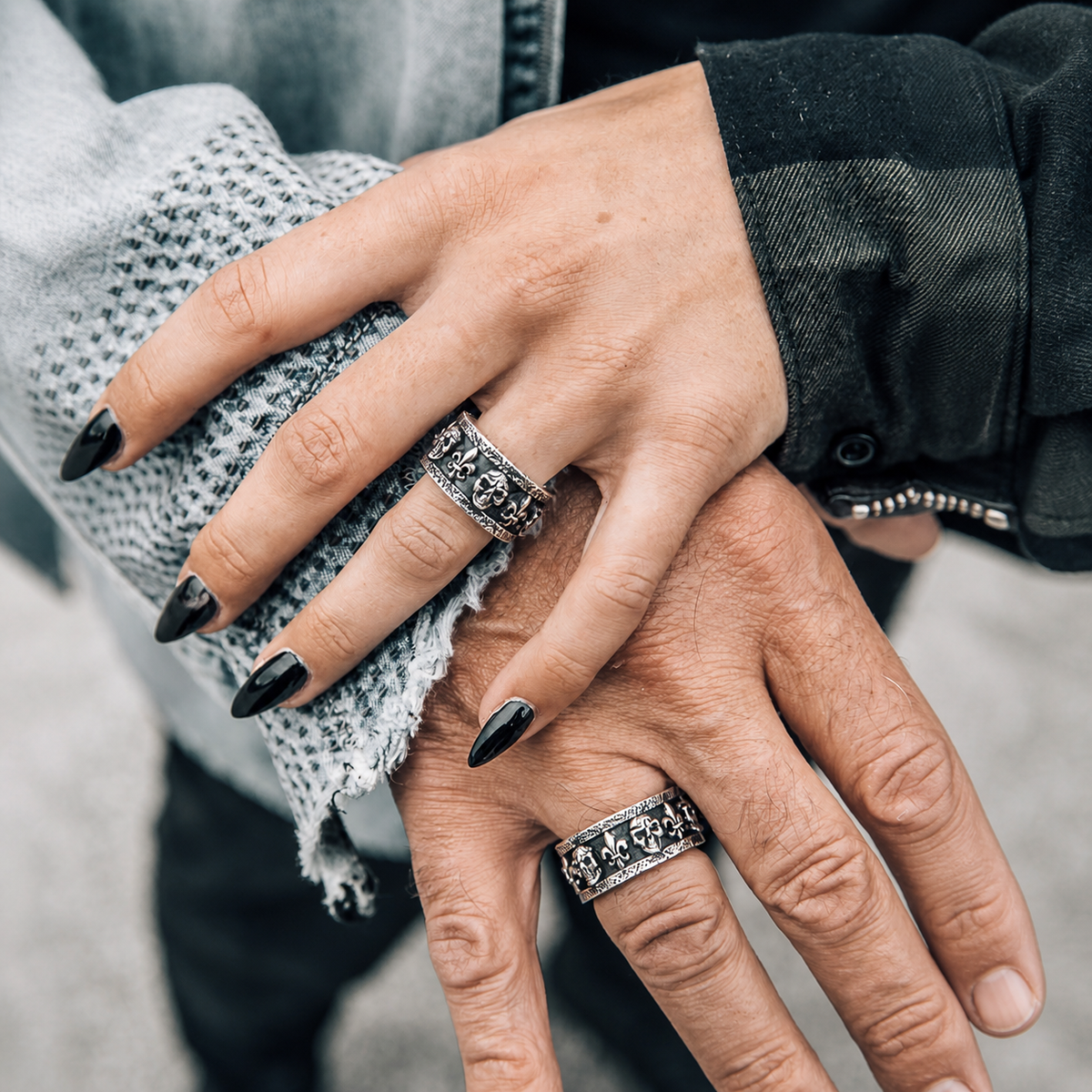 BANDRING TOTENKOPF LILIE