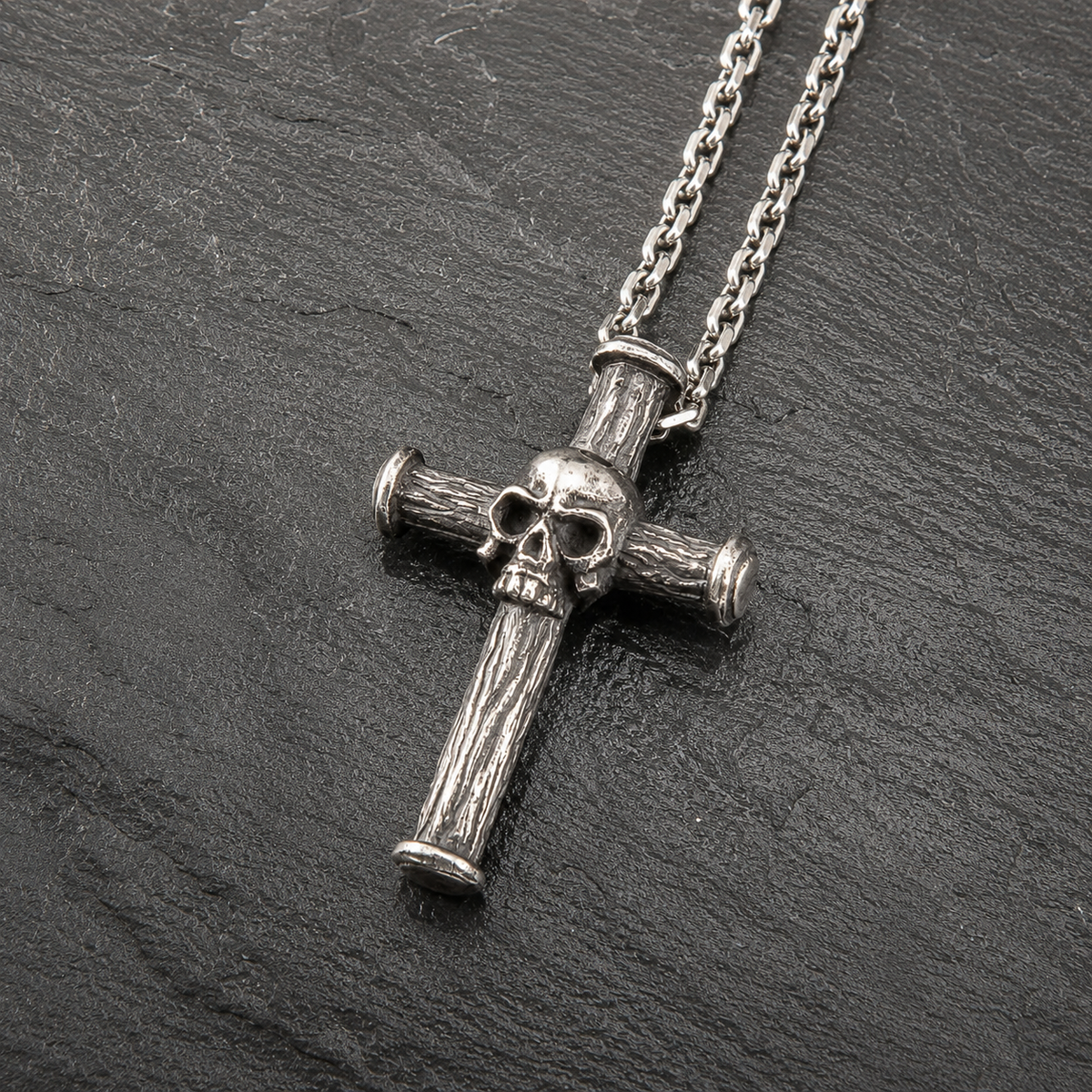 ANHÄNGER KREUZ TOTENKOPF MIT STRUKTUR