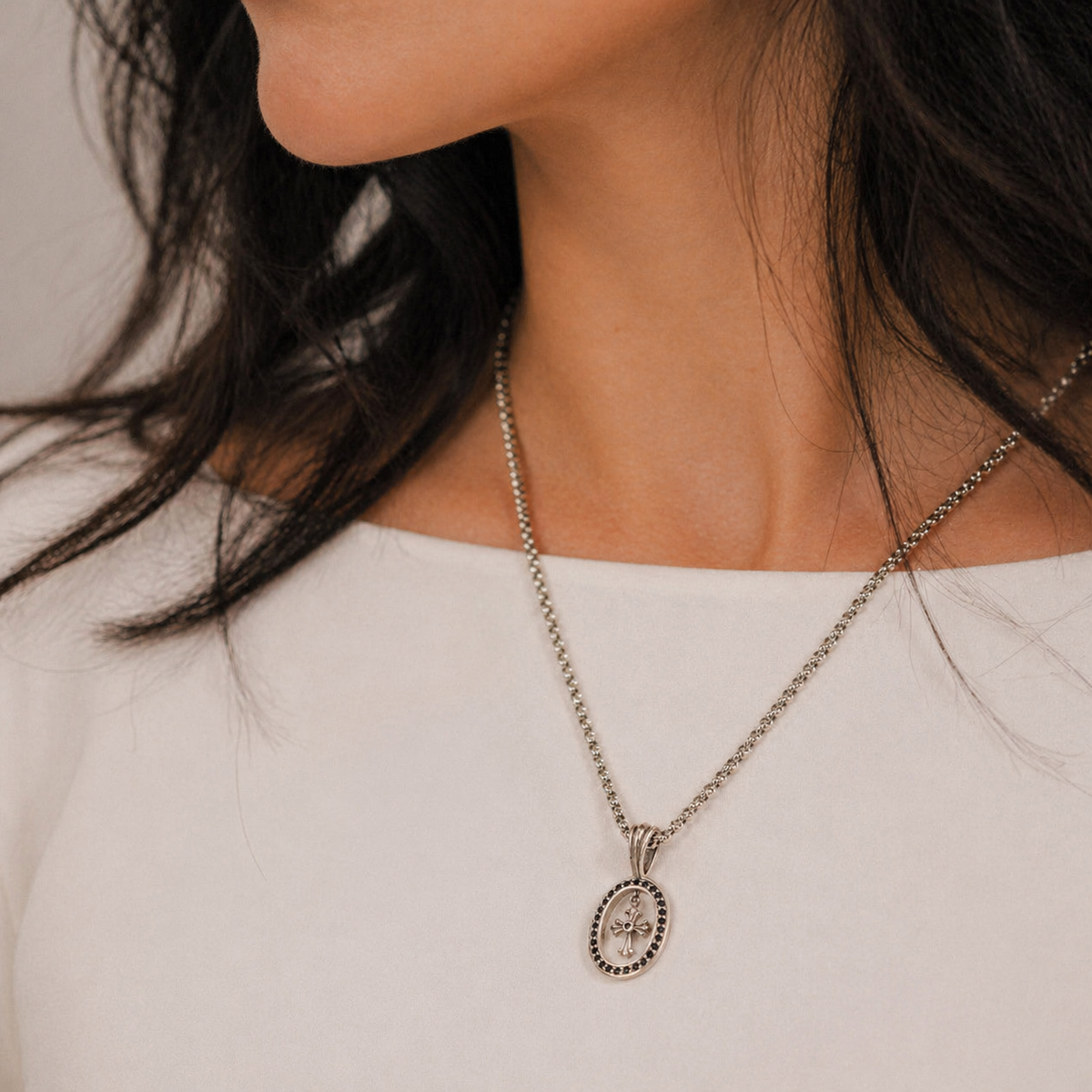 Anhänger oval Kreuz mit Zirkonia
